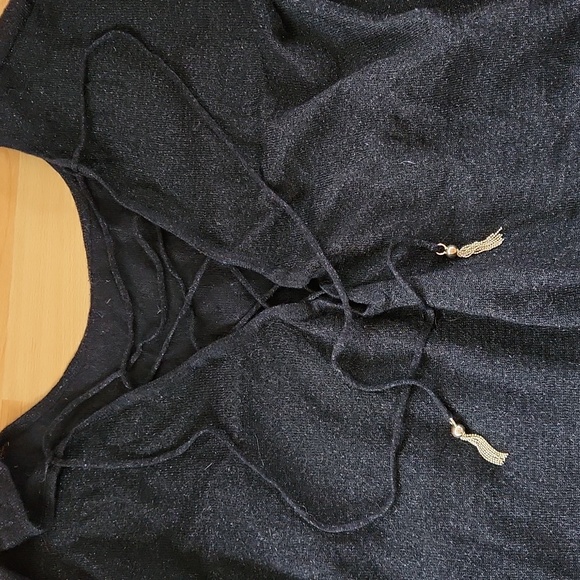 Dynamite • criss cross tie up | L - Picture 4 of 7